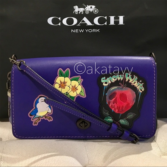 ❗️24 HOUR SALE❗️ Disney X Coach Snow White Purse - Picture 2 of 8